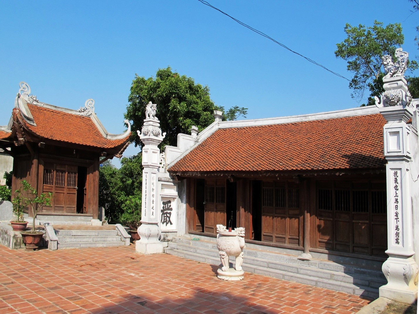 ĐIỂM DU LỊCH DI TÍCH QUỐC GIA ĐỀN THỜ THÁI SƯ LÊ VĂN THỊNH 